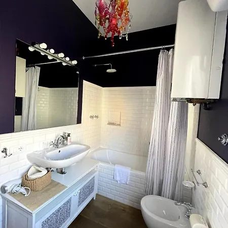 Apartment Fifi's Stylish Attic With Terrace *