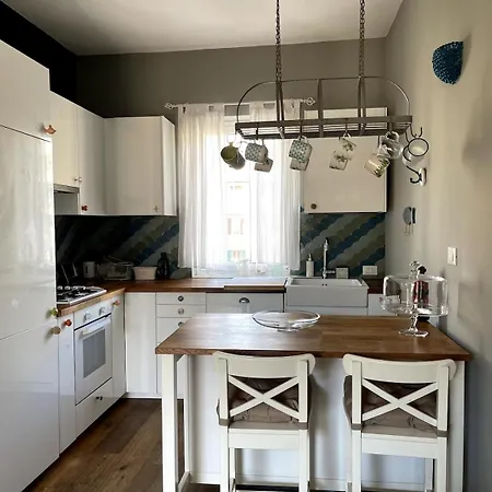 Fifi's Stylish Attic With Terrace