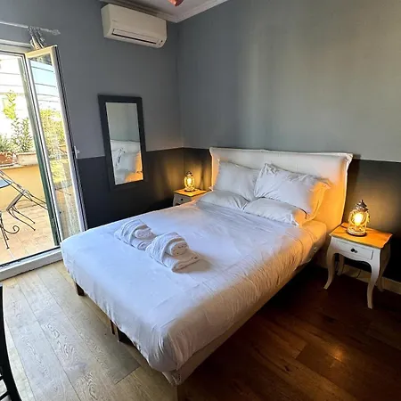 Fifi's Stylish Attic With Terrace